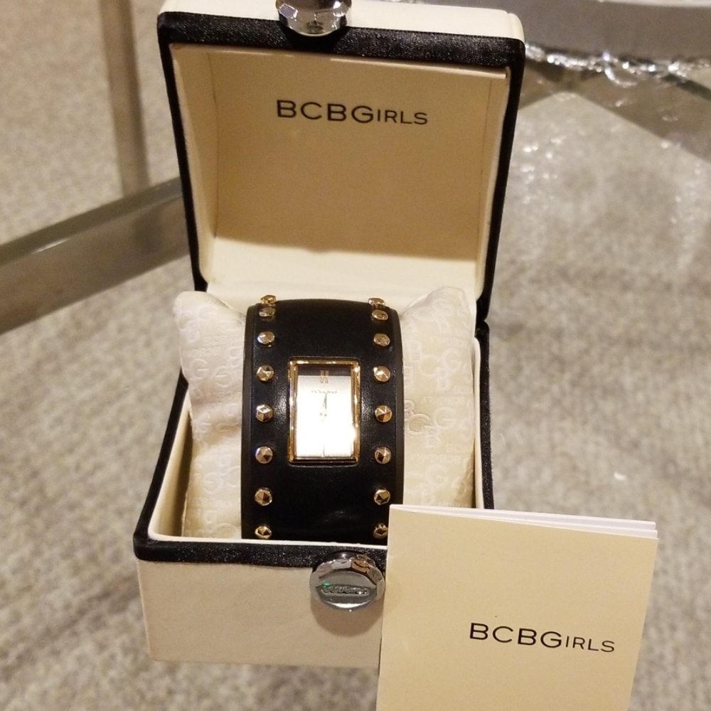 BCBGIRLS LEATHER BANGLE BRACELET WATCH